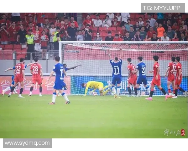 谢鹏飞精彩进球助力武汉三镇赢得关键胜利展现球队强大实力