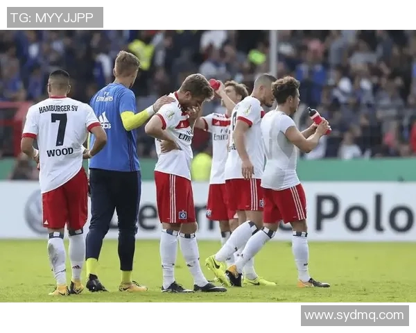 沙尔克04客场遭遇惨败，汉堡摧毁客场不败神话