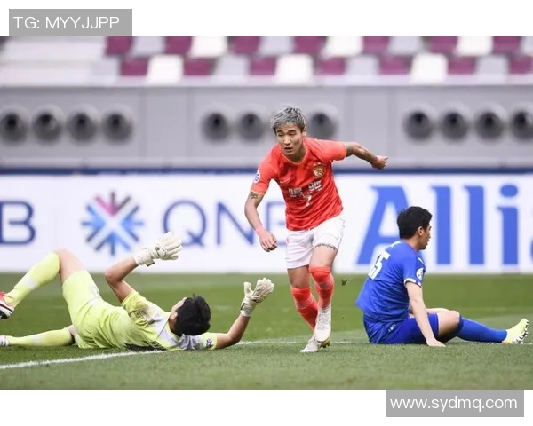 韦世豪精彩进球助力广州队在与武汉三镇的较量中成功扳平比分 韦世豪精彩进球助力广州队在与武汉三镇的较量中成功扳平比分